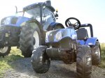 NEW HOLLAND TRACTOR WITH TRAILER 3-7 YEARS